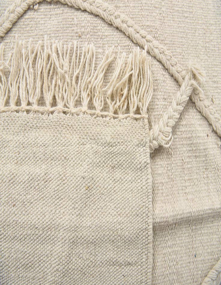 Detail image of 3' 3 x 5' 1  Hand Woven Kilim Modern Wool Rug