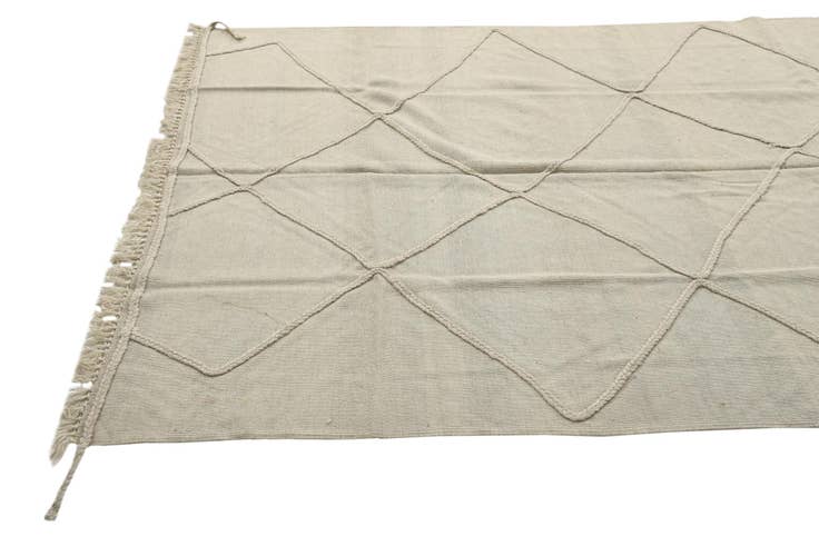 Detail image of 5' 7 x 7' 9 Hand Woven Kilim Modern Wool Rug