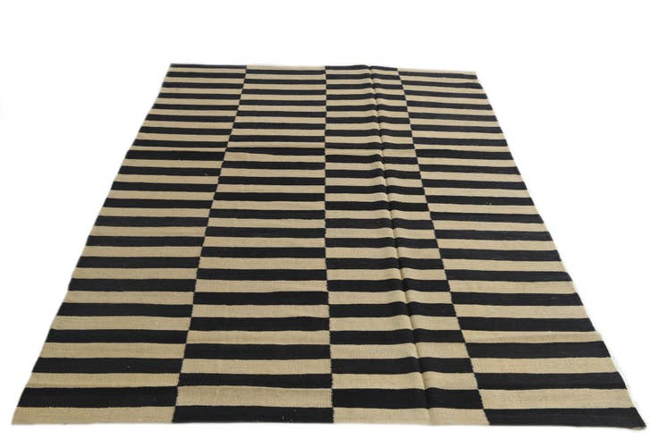 Detail image of 5' 9 x 7' 9 Hand Woven Kilim Modern Wool Rug