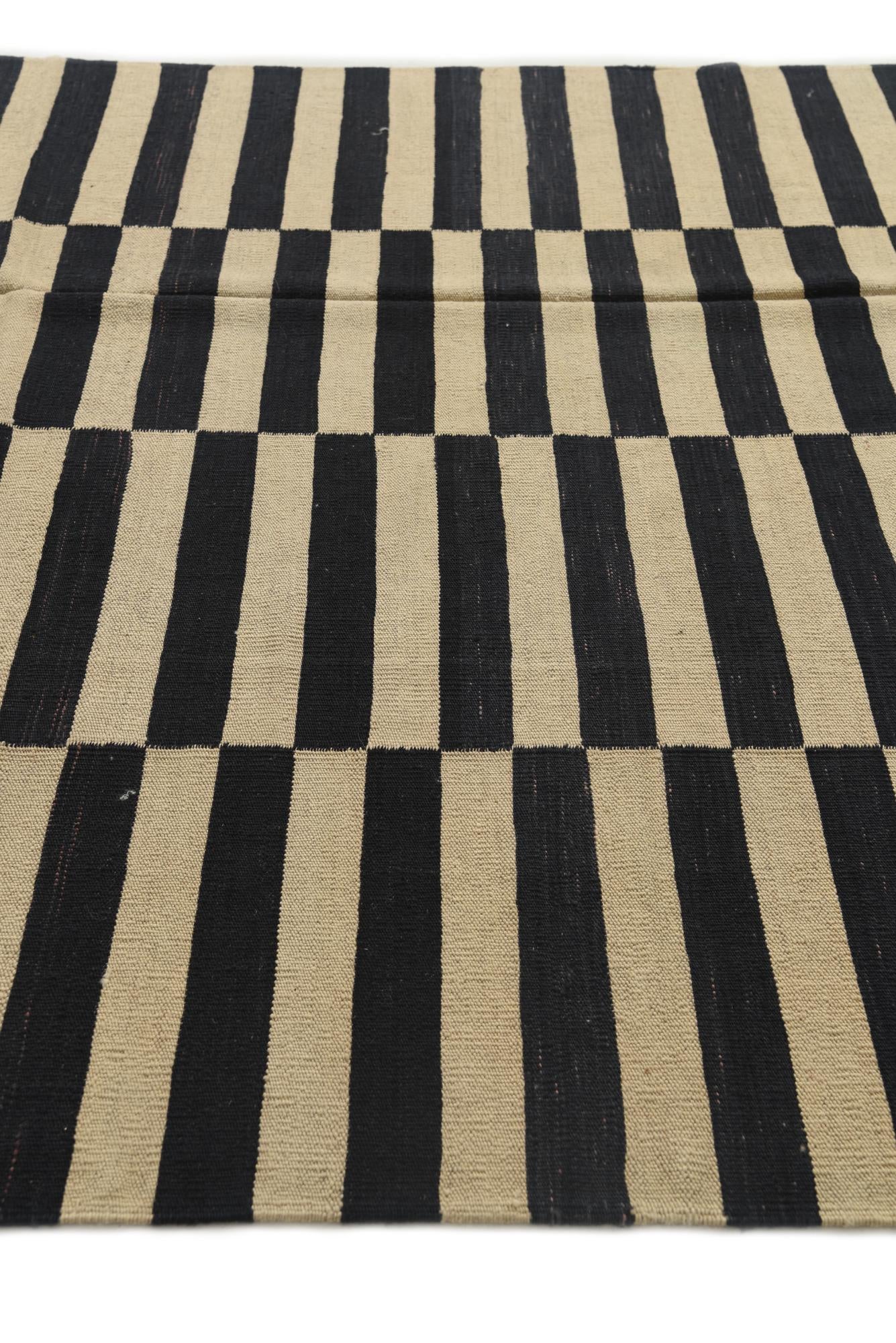 5' 9 x 7' 9 Hand Woven Kilim Modern Wool Rug