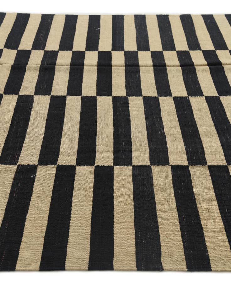 Detail image of 5' 9 x 7' 9  Hand Woven Kilim Modern Wool Rug