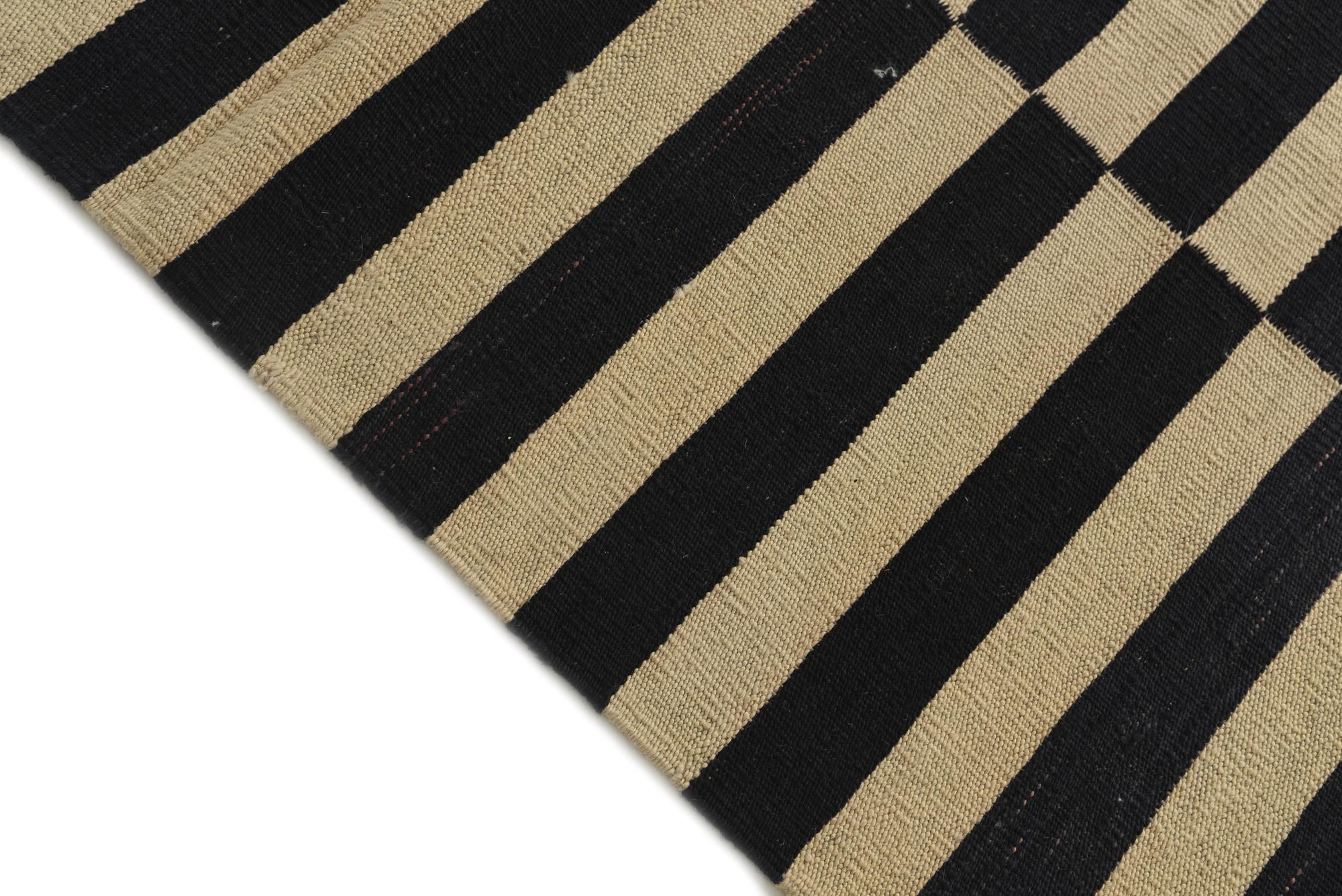 5' 9 x 7' 9 Hand Woven Kilim Modern Wool Rug