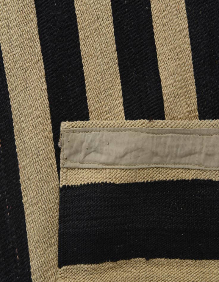 Detail image of 5' 9 x 7' 9  Hand Woven Kilim Modern Wool Rug