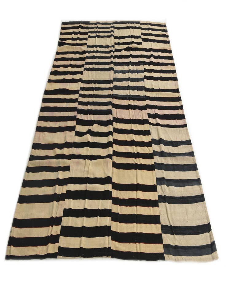 Detail image of 5' 6 x 7' 10  Hand Woven Kilim Modern Wool Rug