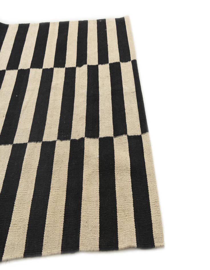 Detail image of 3' 3 x 4' 9  Hand Woven Kilim Modern Wool Rug