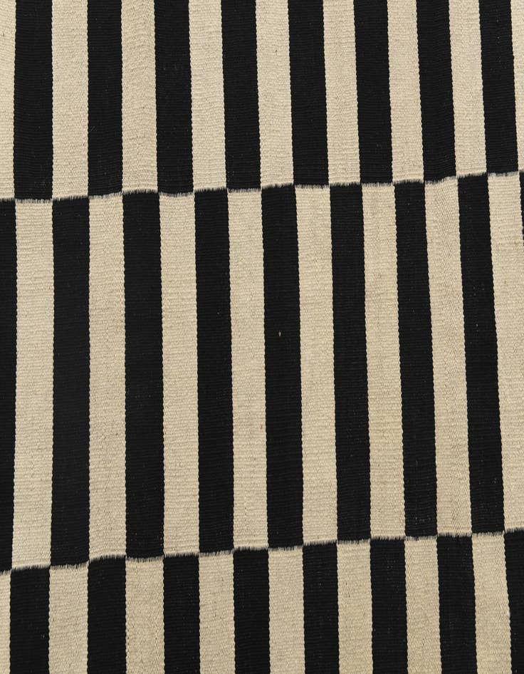 Detail image of 3' 3 x 4' 9  Hand Woven Kilim Modern Wool Rug