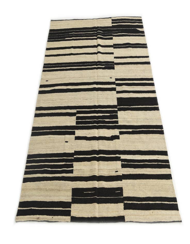 Detail image of 4' 4 x 5' 7  Hand Woven Kilim Modern Wool Rug