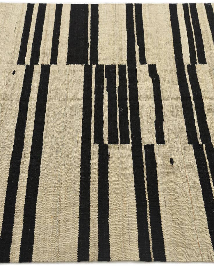 Detail image of 4' 4 x 5' 7  Hand Woven Kilim Modern Wool Rug