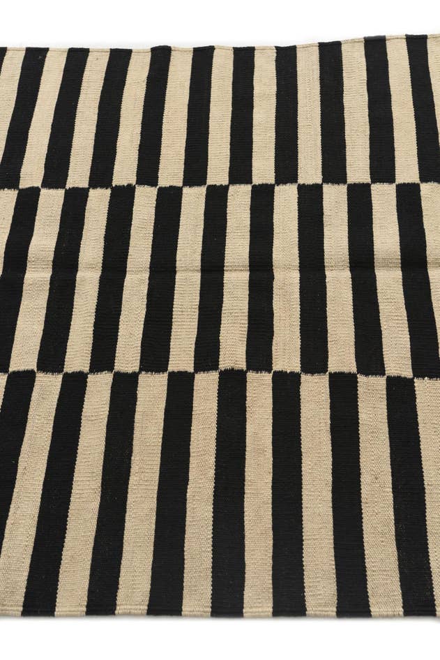 Detail image of 3' 6 x 4' 8 Hand Woven Kilim Modern Wool Rug