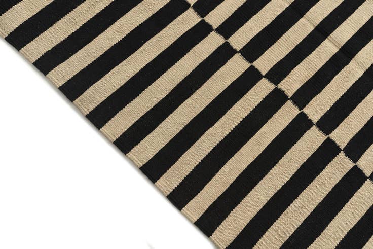 Detail image of 3' 6 x 4' 8 Hand Woven Kilim Modern Wool Rug