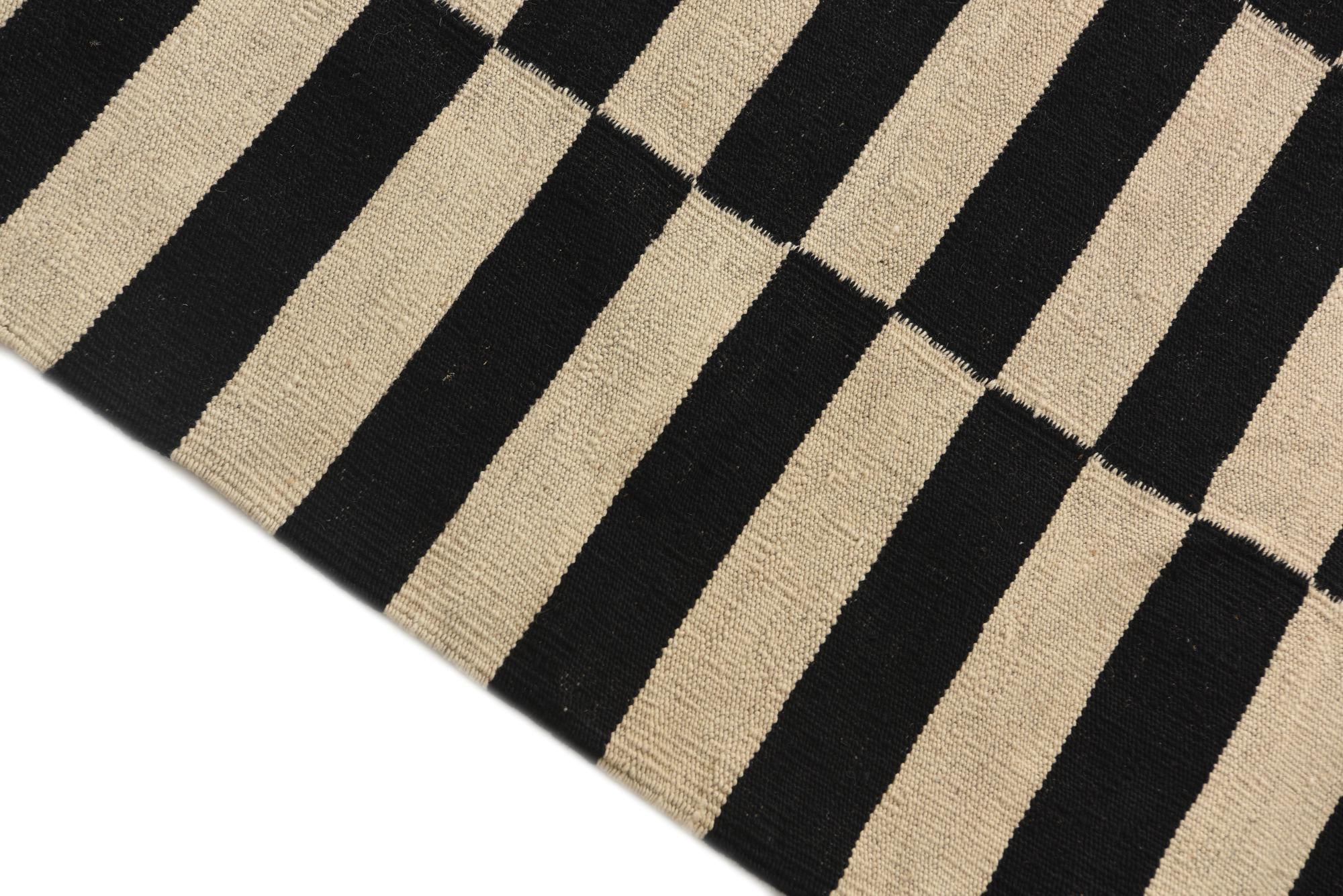 2' 9 x 3' 10 Hand Woven Kilim Modern Wool Rug