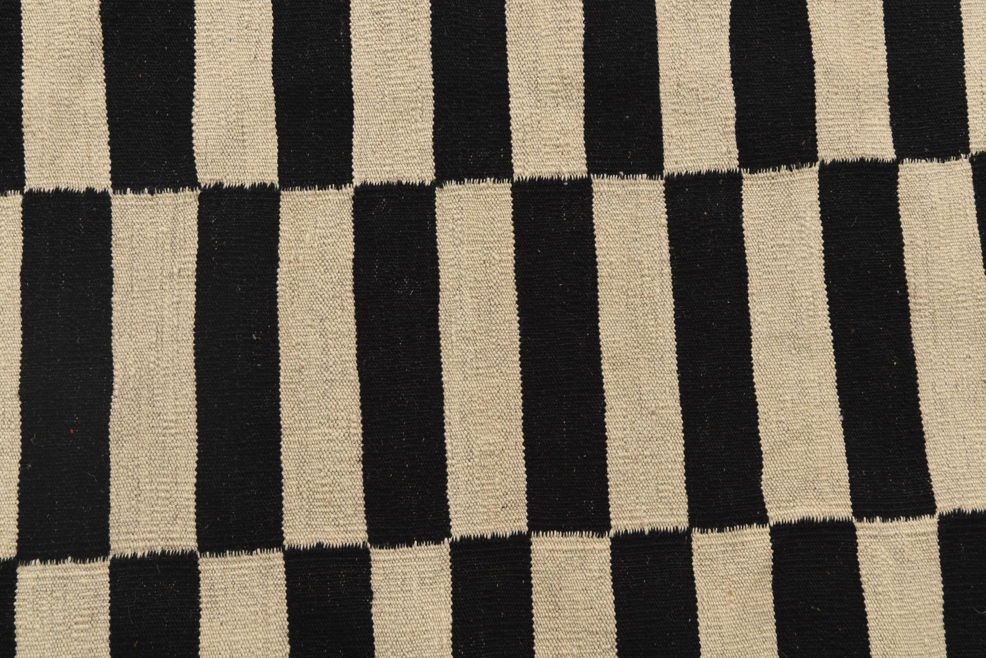 2' 9 x 3' 10 Hand Woven Kilim Modern Wool Rug