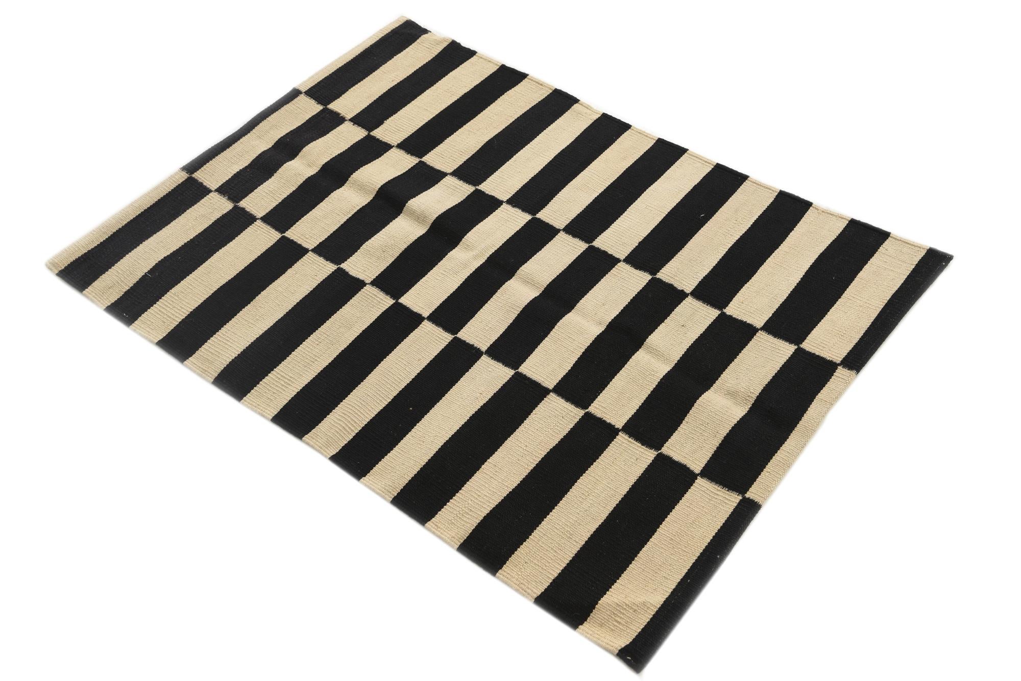 2' 8 x 3' 9 Hand Woven Kilim Modern Wool Rug