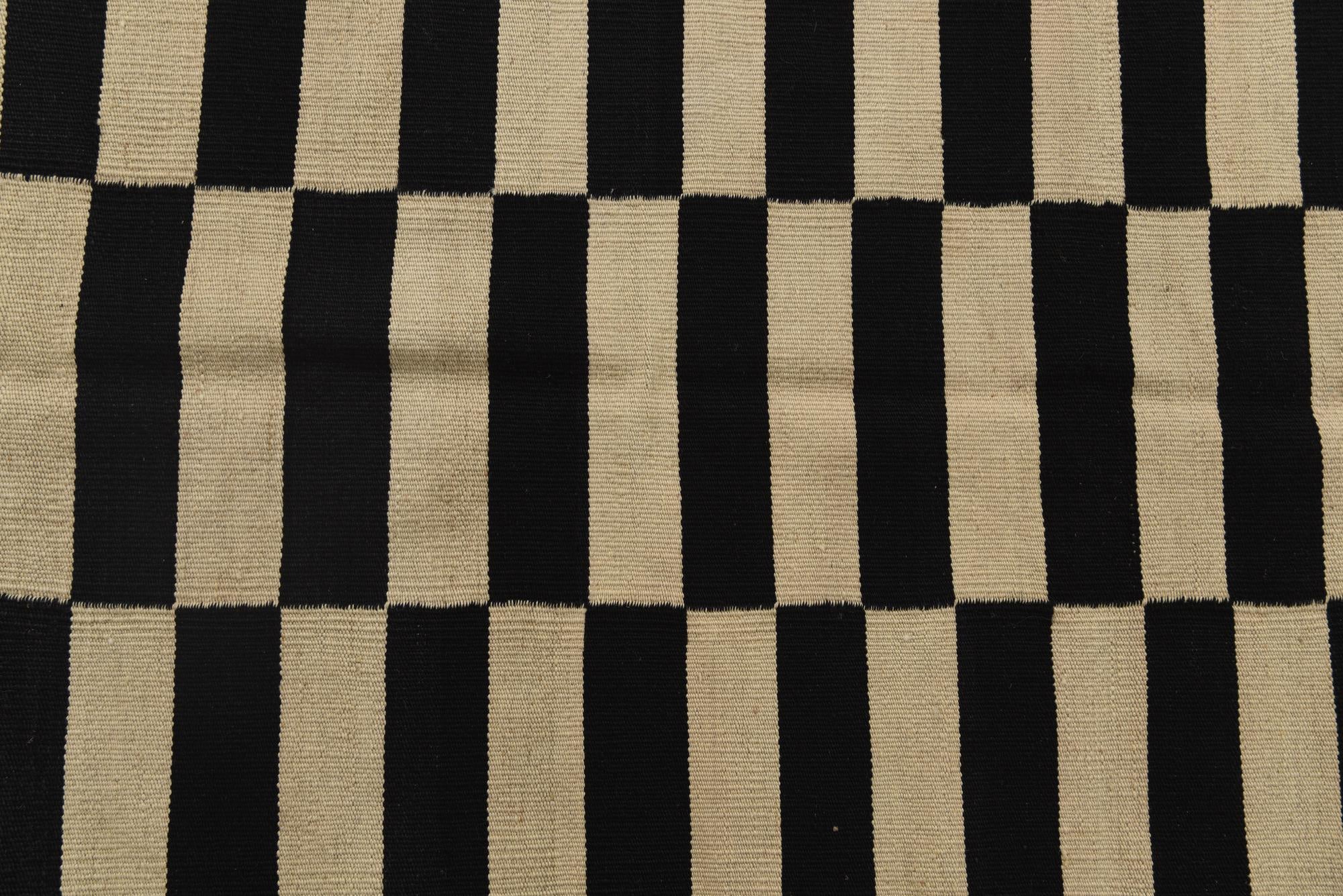 2' 8 x 3' 9 Hand Woven Kilim Modern Wool Rug