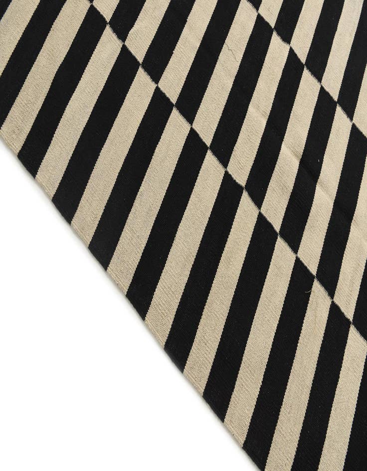 Detail image of 3' 4 x 4' 9  Hand Woven Kilim Modern Wool Rug