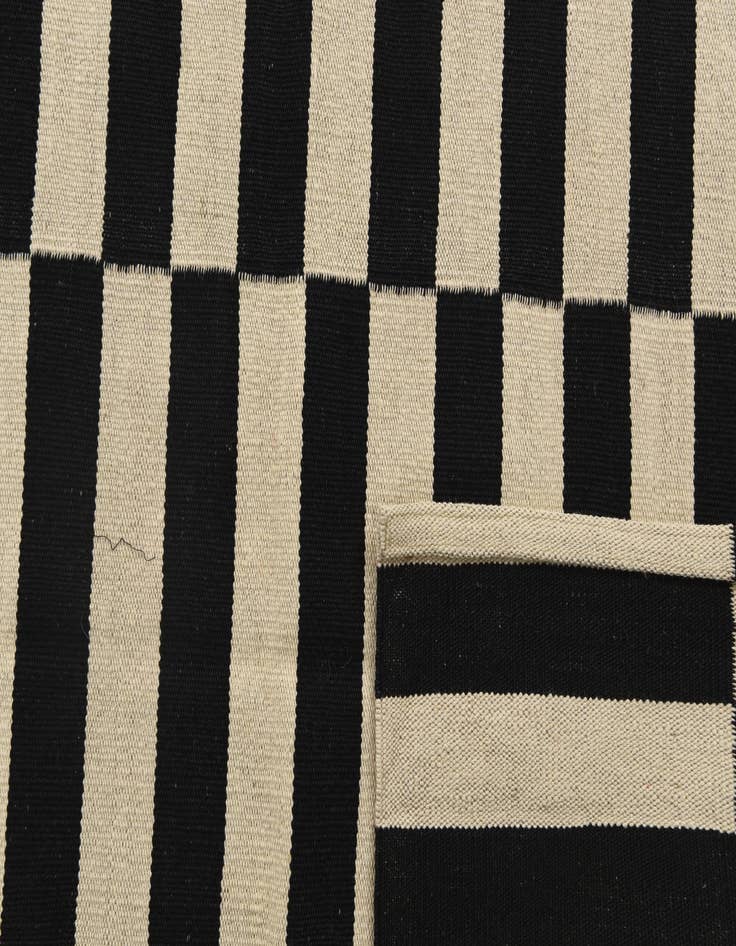 Detail image of 3' 4 x 4' 9  Hand Woven Kilim Modern Wool Rug