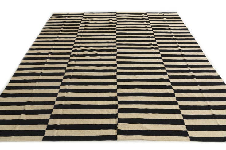 Detail image of 8' 5 x 9' 8 Hand Woven Kilim Modern Wool Rug