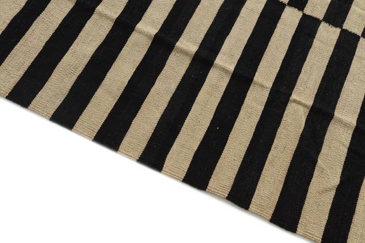 Detail image of 8' 5 x 9' 8 Hand Woven Kilim Modern Wool Rug