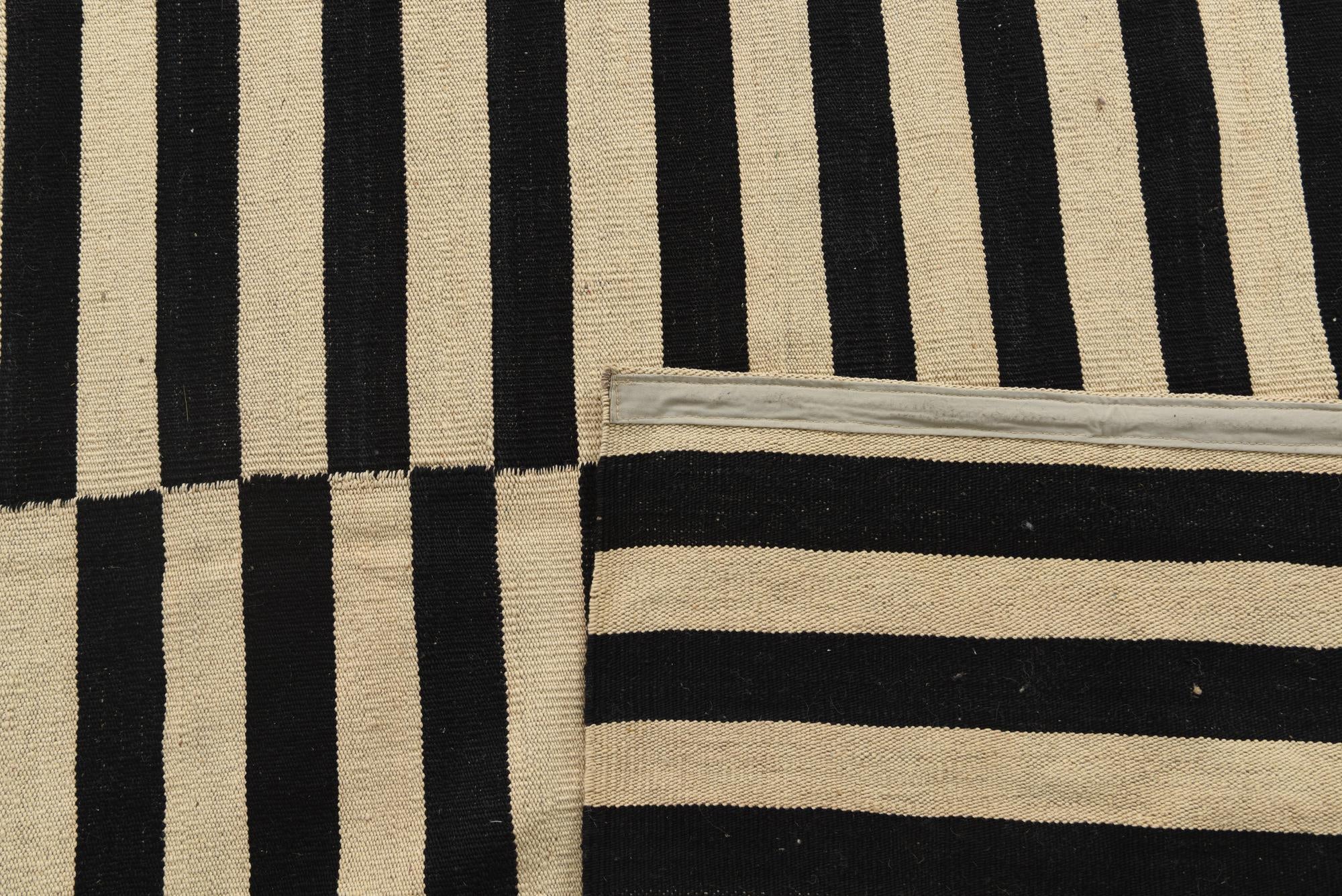 8' 5 x 9' 8 Hand Woven Kilim Modern Wool Rug