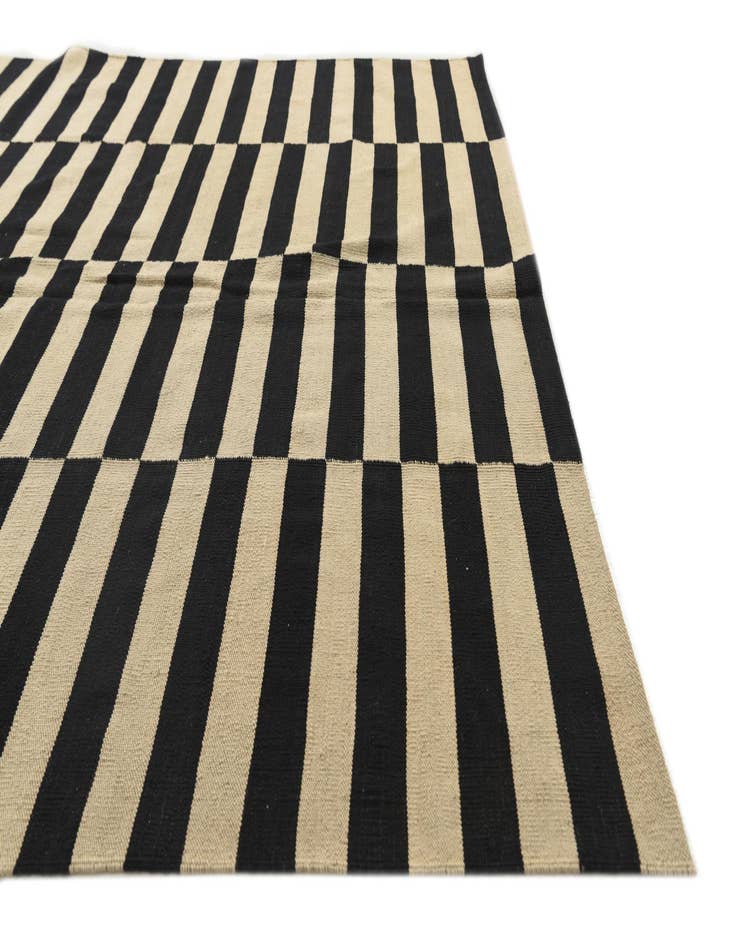 Detail image of 6' 8 x 9' 10  Hand Woven Kilim Modern Wool Rug