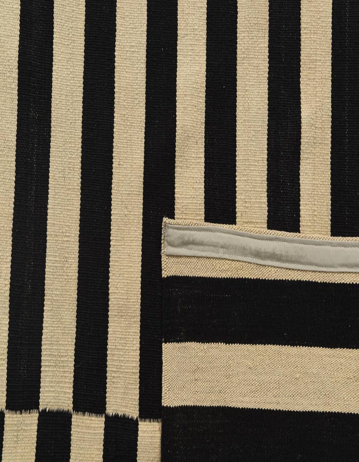 Detail image of 6' 8 x 9' 10  Hand Woven Kilim Modern Wool Rug