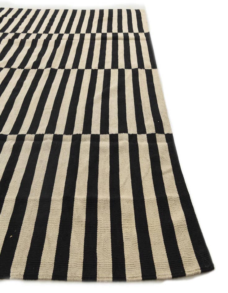 Detail image of 8' 1 x 9' 7  Hand Woven Kilim Modern Wool Rug