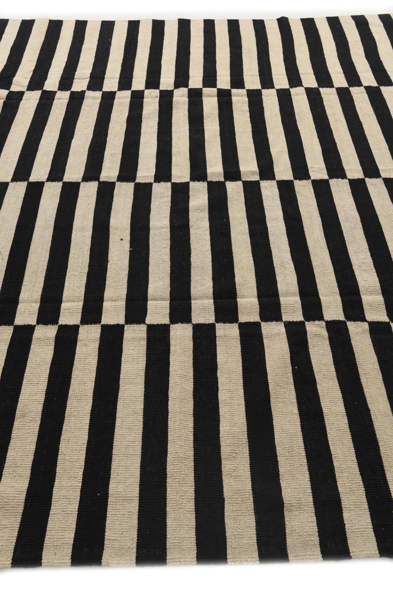 8' 7 x 9' 7 Hand Woven Kilim Modern Wool Rug
