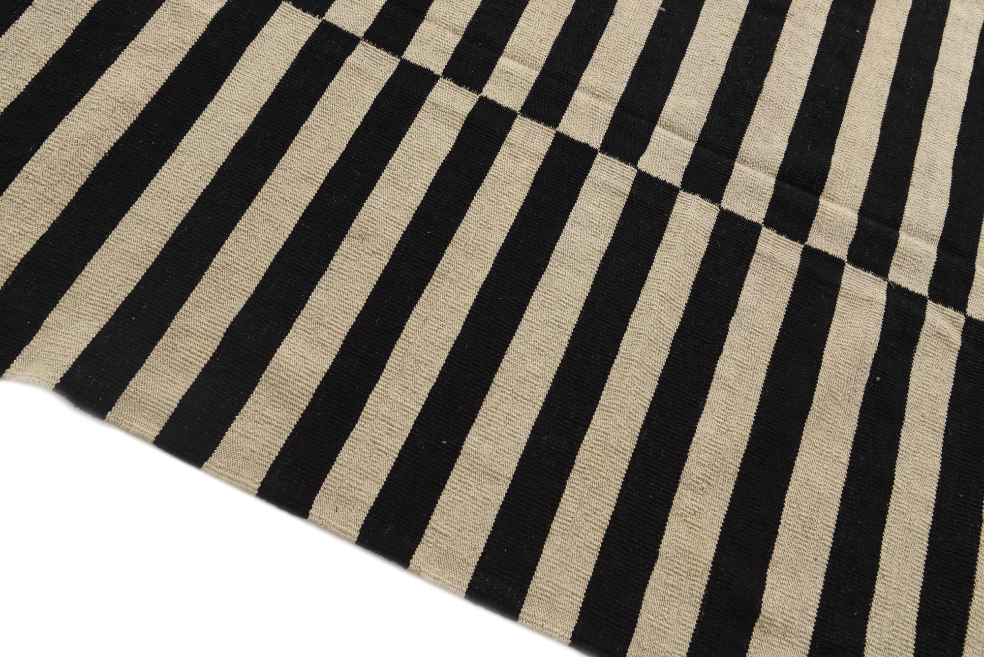 8' 7 x 9' 7 Hand Woven Kilim Modern Wool Rug