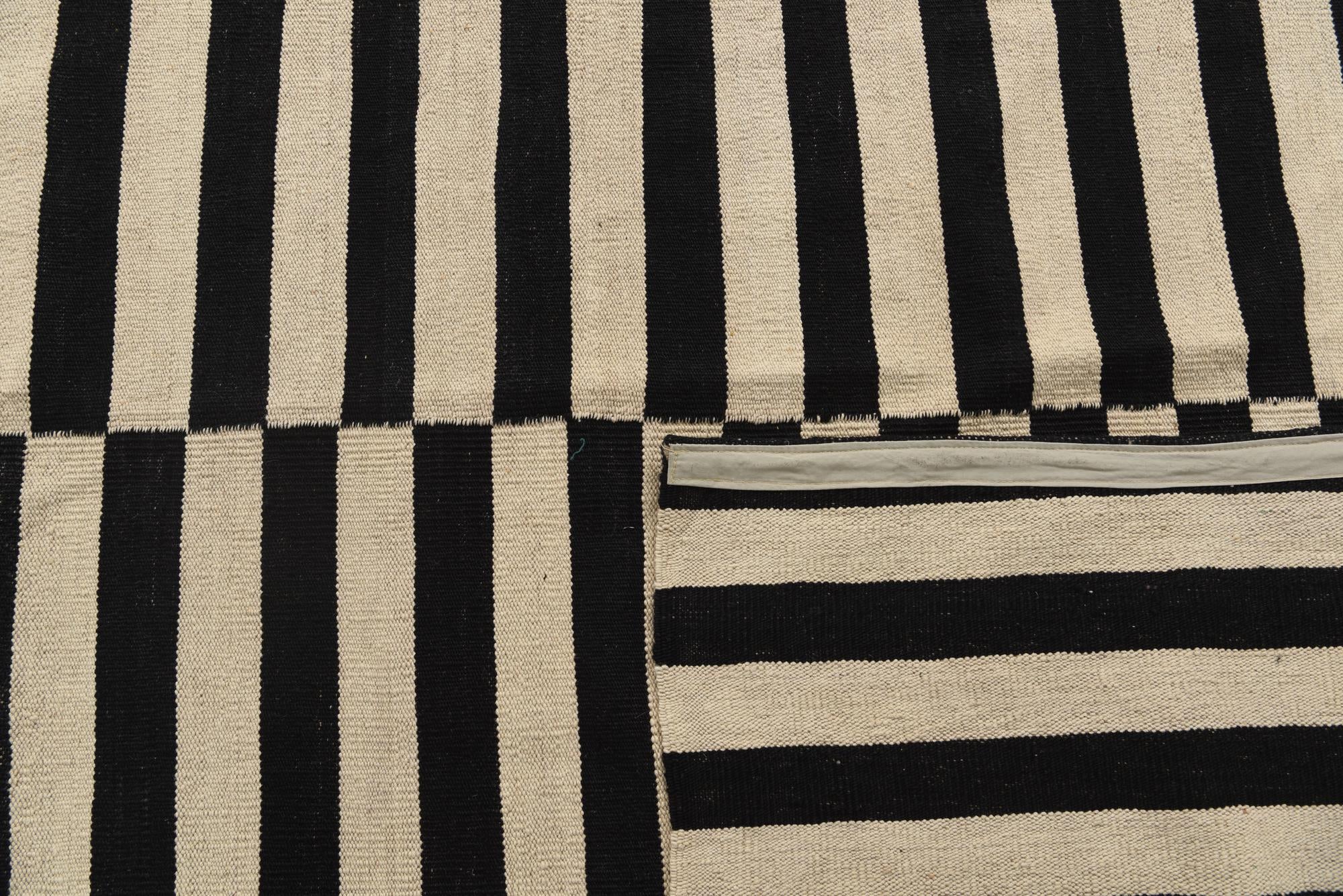 8' 7 x 9' 7 Hand Woven Kilim Modern Wool Rug