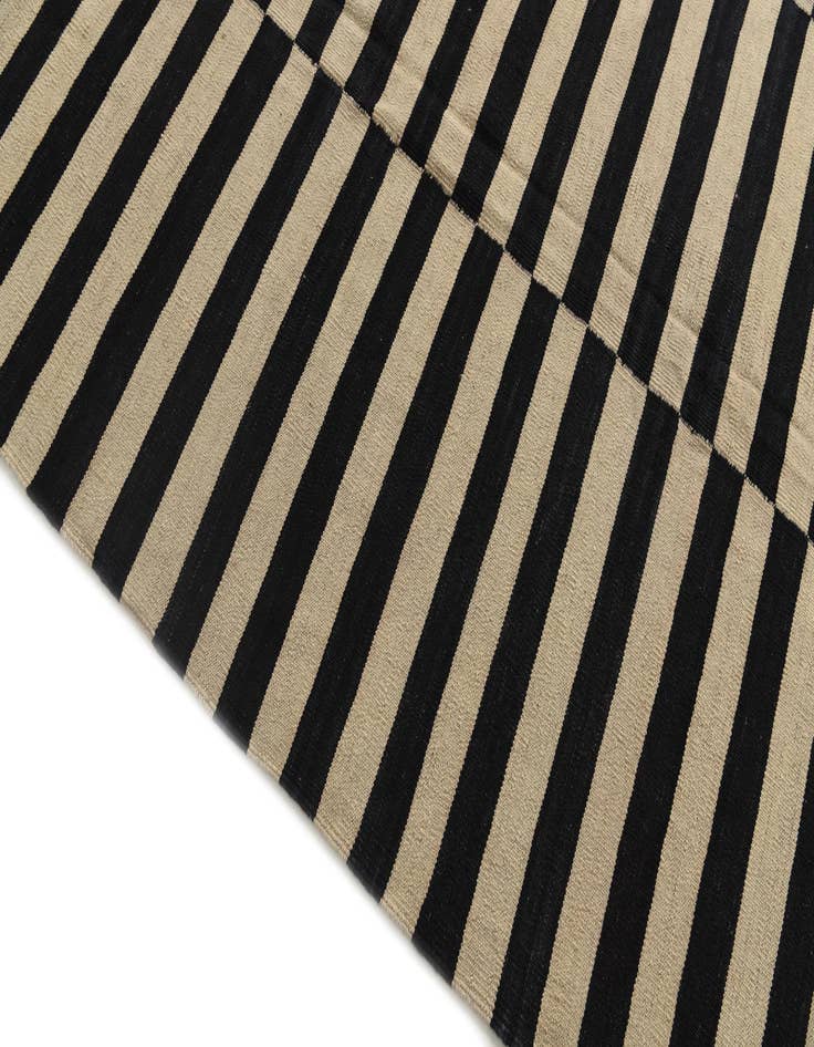 Detail image of 8' 9 x 9' 8 Hand Woven Kilim Modern Wool Rug