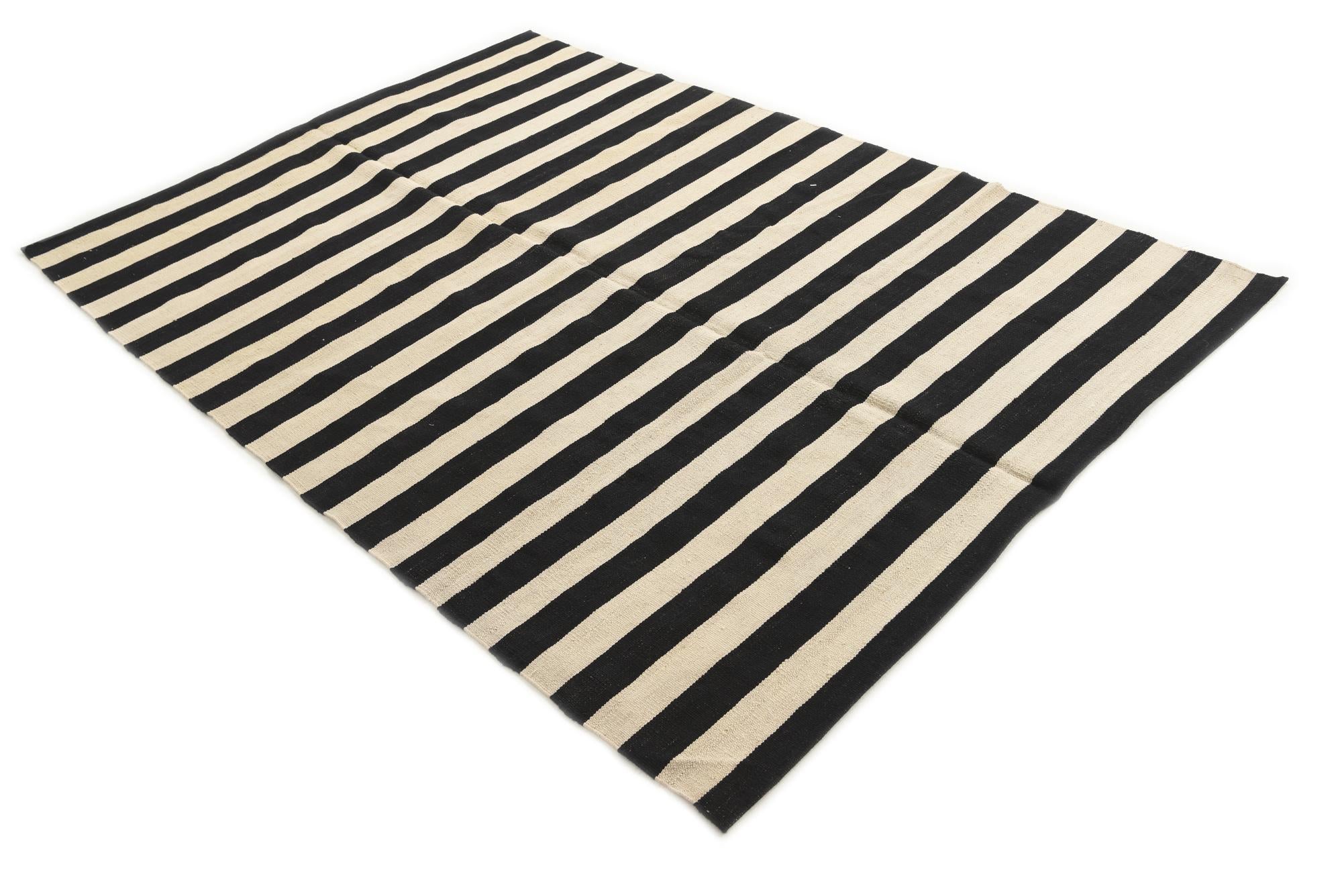 5' 6 x 8' Hand Woven Kilim Modern Wool Rug
