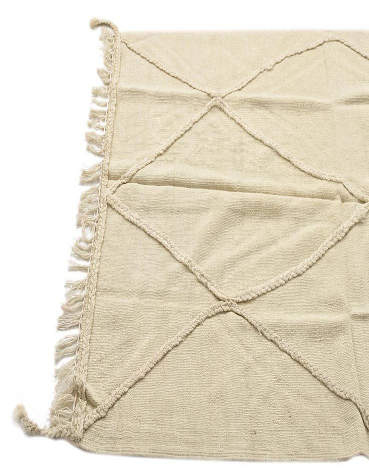 Detail image of 3' 3 x 4' 9  Hand Woven Kilim Modern Wool Rug