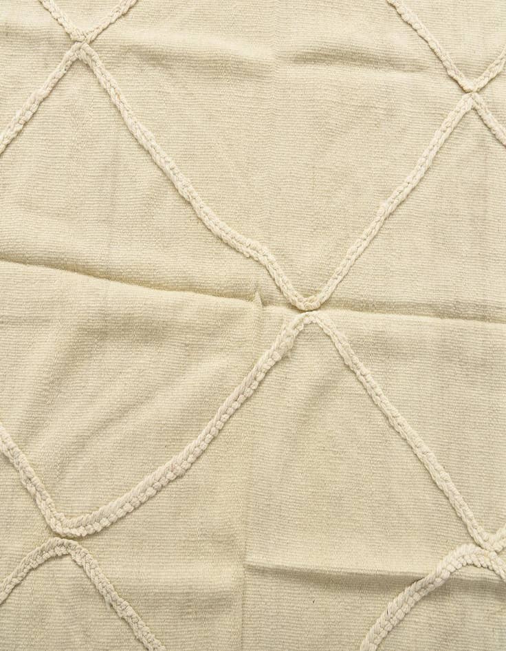 Detail image of 3' 3 x 4' 9  Hand Woven Kilim Modern Wool Rug