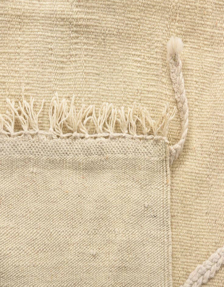 Detail image of 4' 8 x 7' 3  Hand Woven Kilim Modern Wool Rug