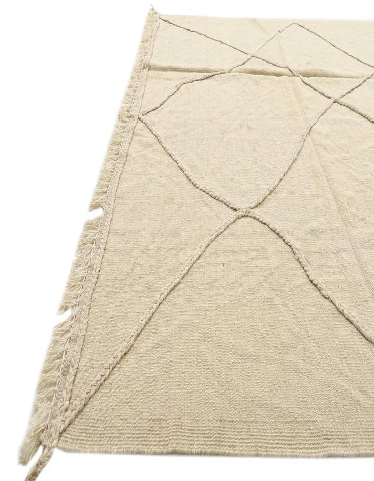 Detail image of 5' 6 x 8'  Hand Woven Kilim Modern Wool Rug