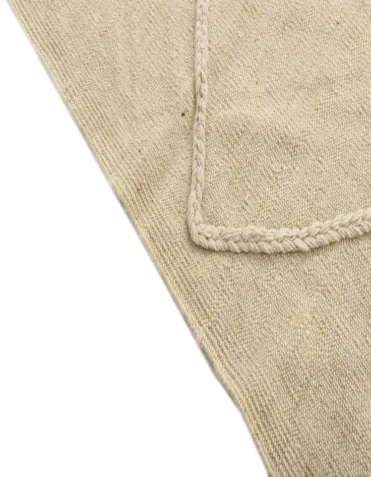 Detail image of 5' 6 x 8'  Hand Woven Kilim Modern Wool Rug