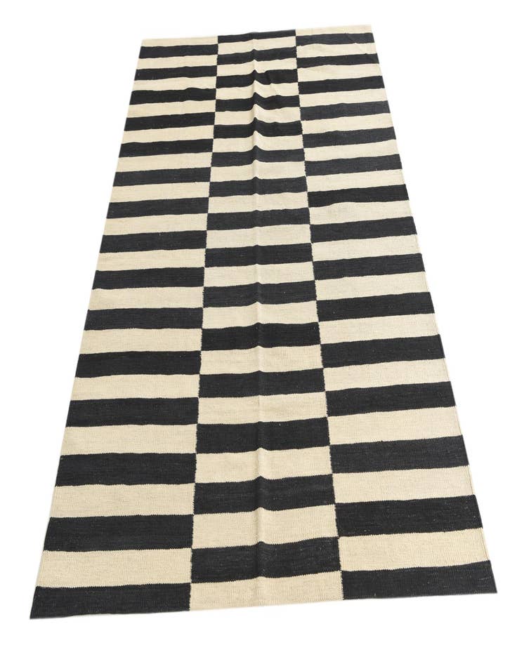 Detail image of 4' 3 x 5' 10  Hand Woven Kilim Modern Wool Rug