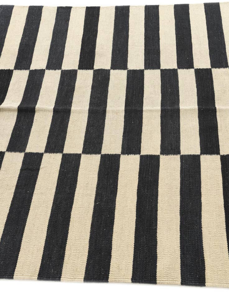 Detail image of 4' 3 x 5' 10  Hand Woven Kilim Modern Wool Rug