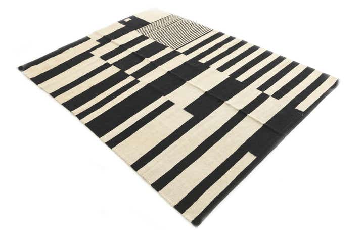 5' 1 x 6' 7 Hand Woven Kilim Modern Wool Rug
