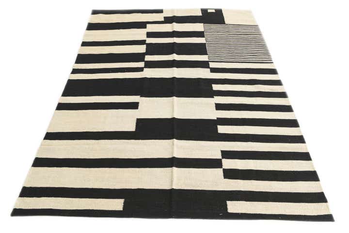 5' 1 x 6' 7 Hand Woven Kilim Modern Wool Rug
