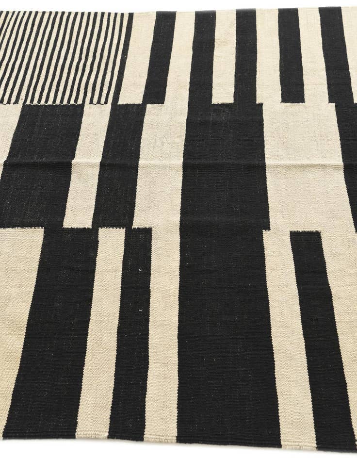 Detail image of 5' 1 x 6' 7 Hand Woven Kilim Modern Wool Rug