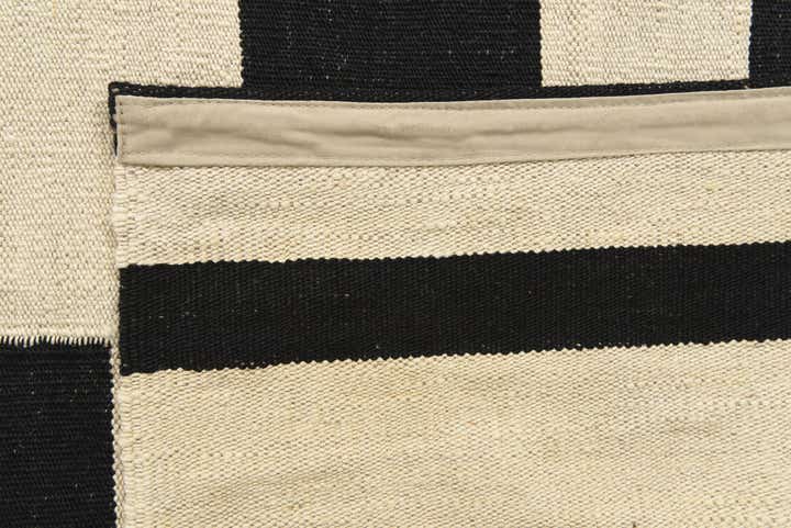 5' 1 x 6' 7 Hand Woven Kilim Modern Wool Rug