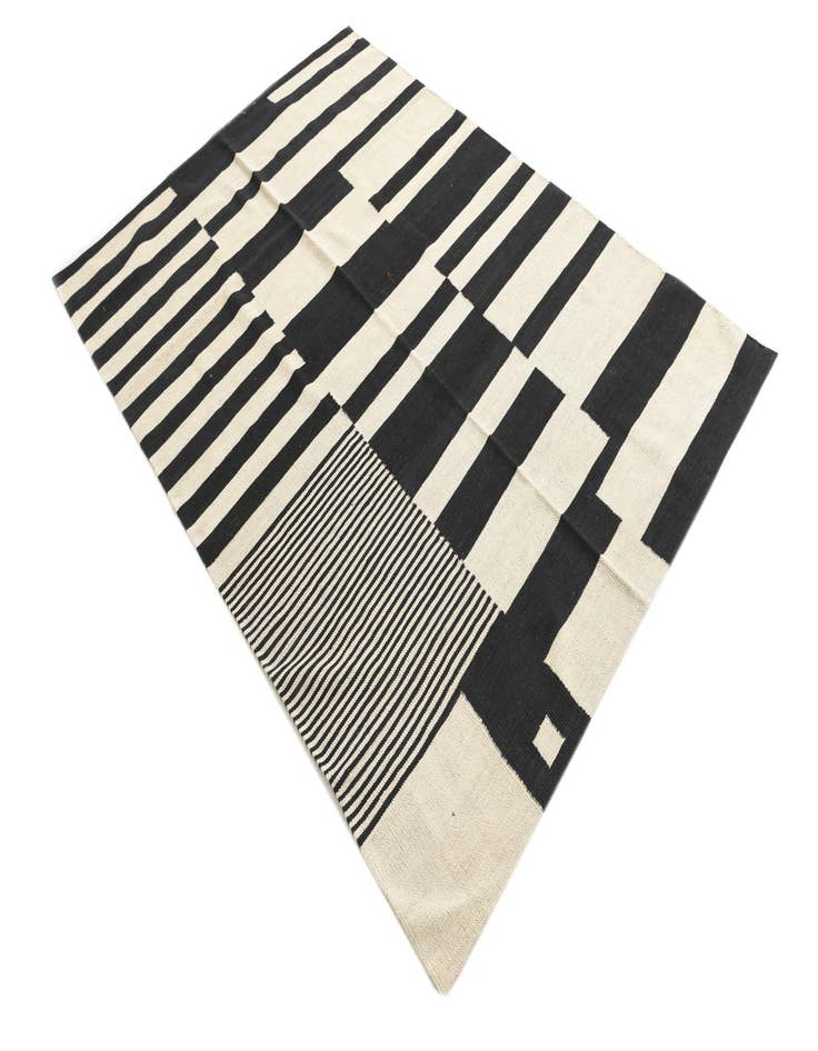 Detail image of 5' x 7' Hand Woven Kilim Modern Wool Rug