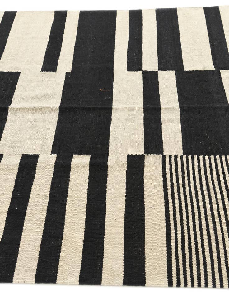 Detail image of 5' x 7' Hand Woven Kilim Modern Wool Rug