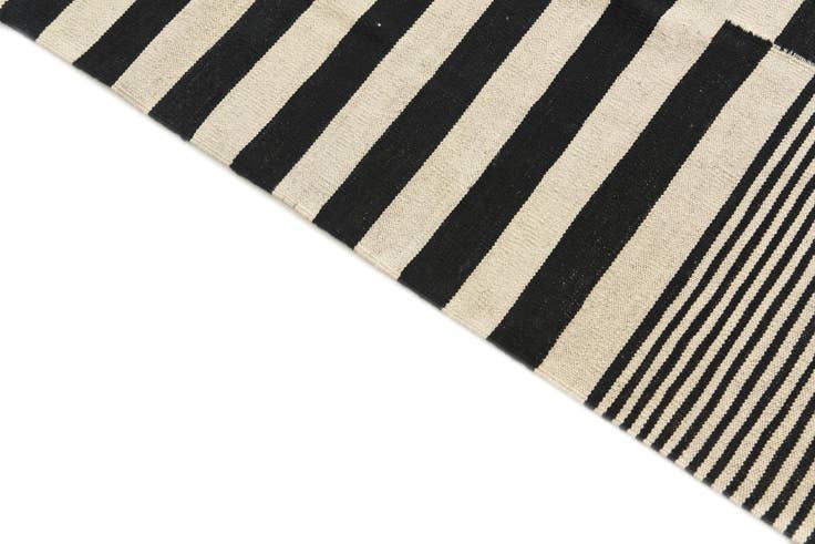 Detail image of 5' x 7' Hand Woven Kilim Modern Wool Rug