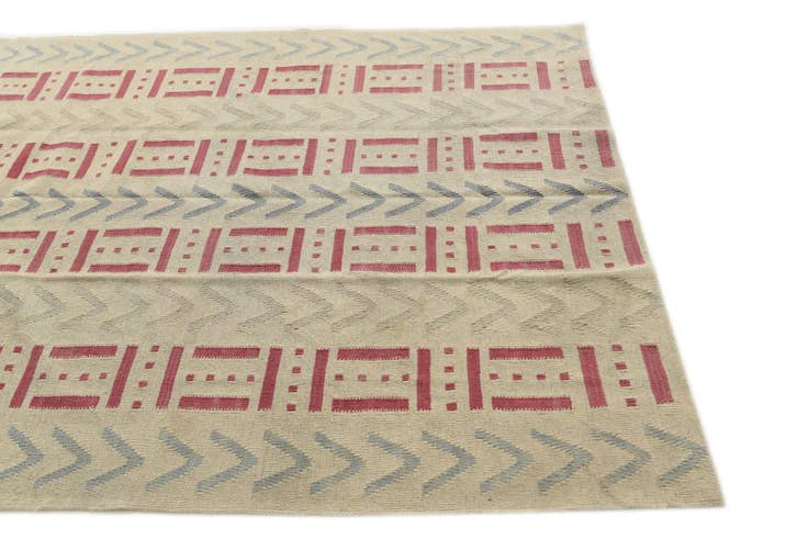Detail image of 5' 2 x 6' 2 Hand Woven Kilim Modern Wool Rug