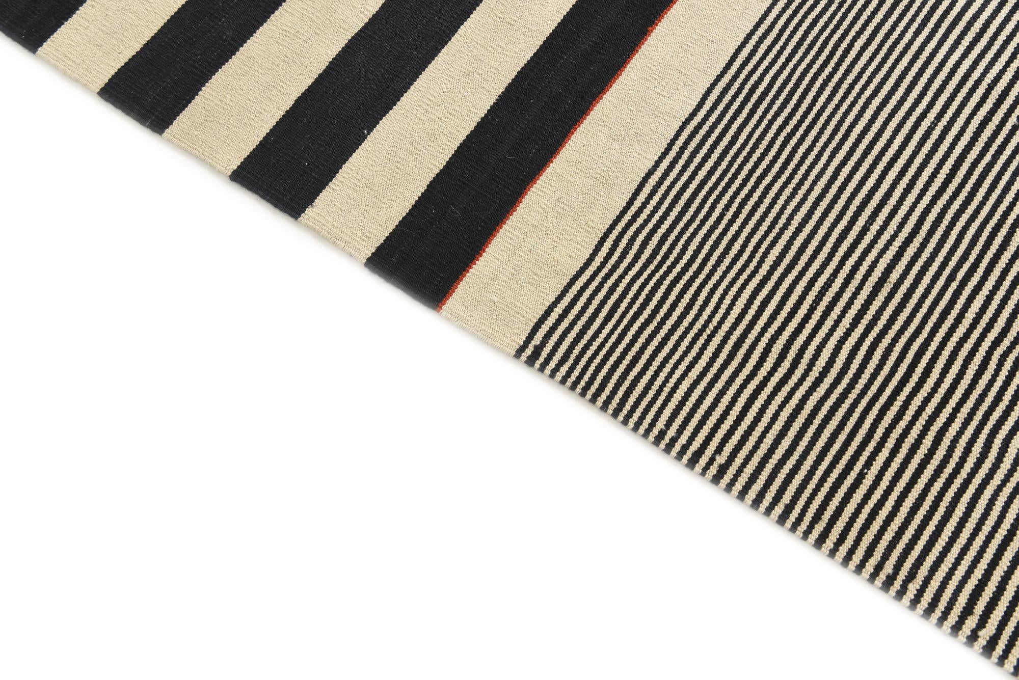 6' 9 x 9' 7 Hand Woven Kilim Modern Wool Rug