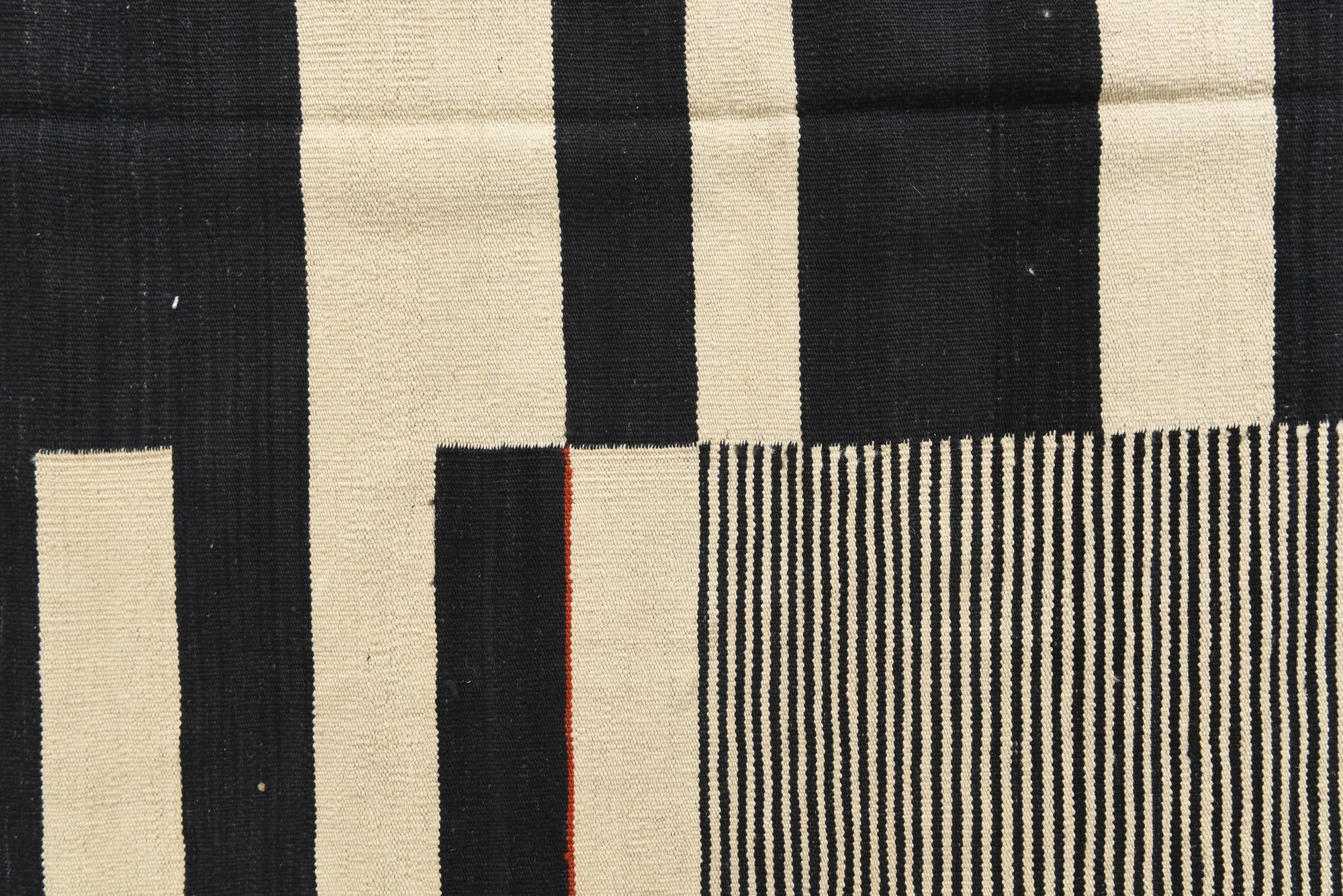 6' 9 x 9' 7 Hand Woven Kilim Modern Wool Rug