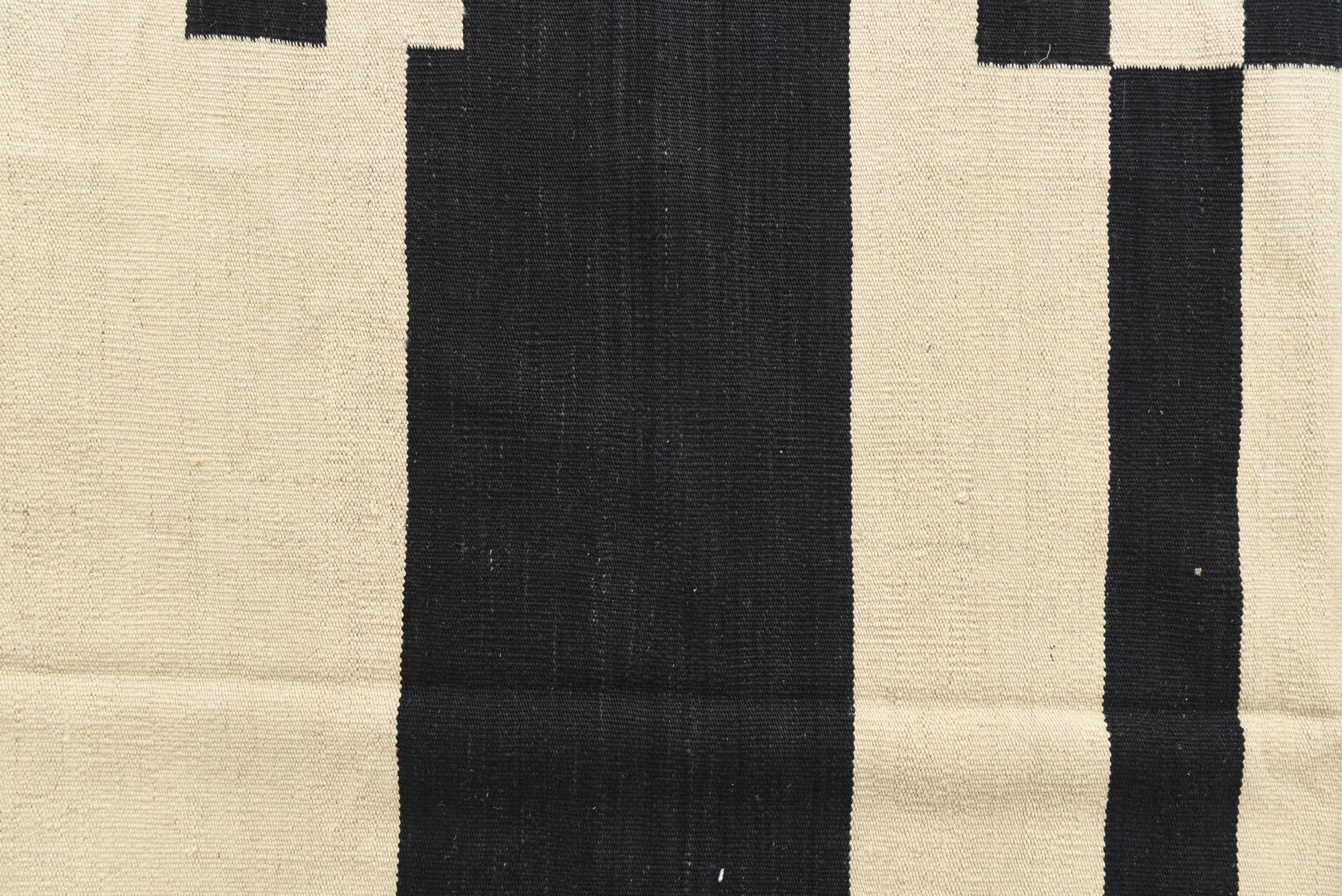 6' 9 x 9' 7 Hand Woven Kilim Modern Wool Rug