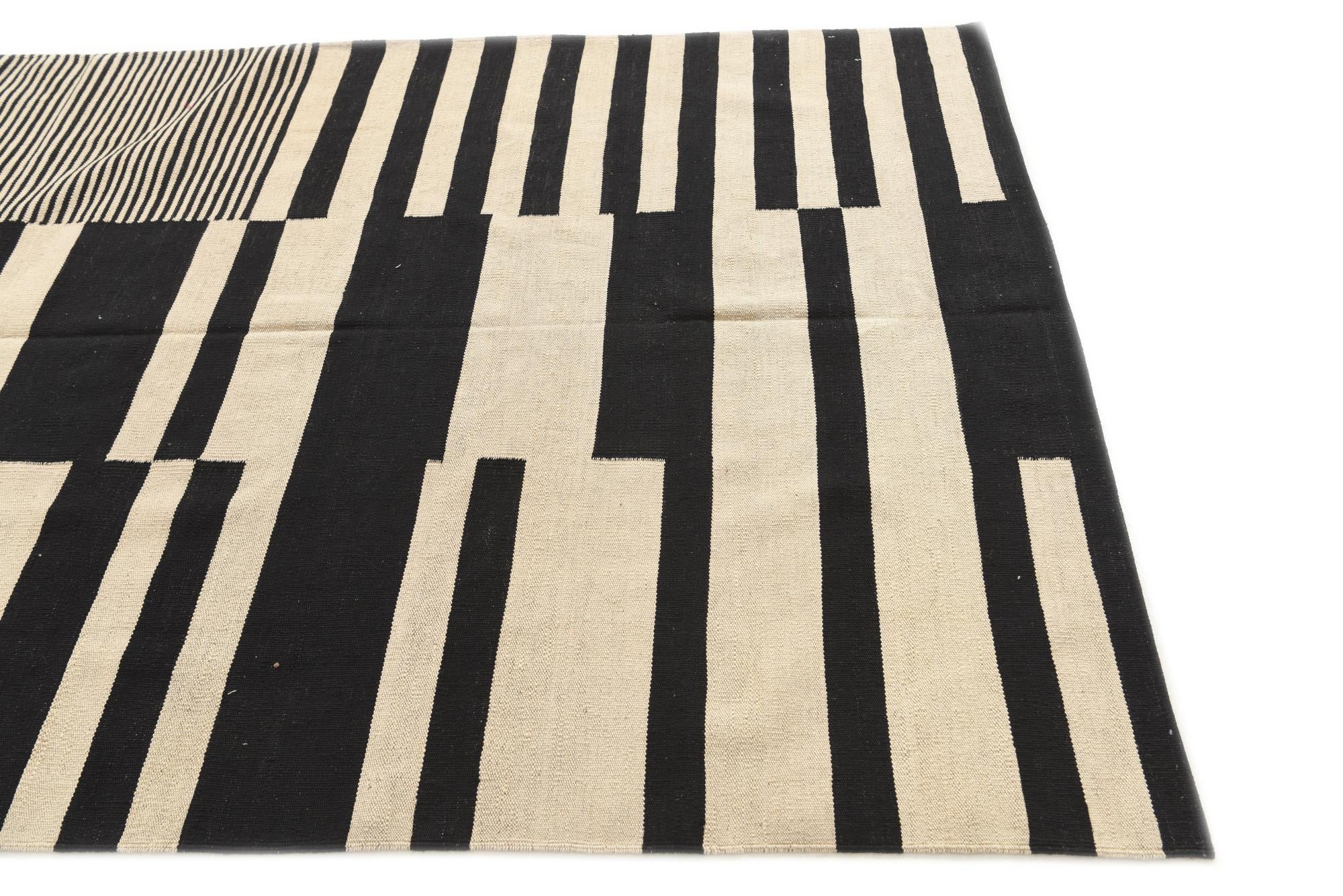 5' x 7' Hand Woven Kilim Modern Wool Rug